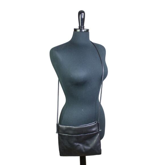 Elizabeth and James Black Leather Crossbody Purse Minimalist Classic - Picture 1 of 5
